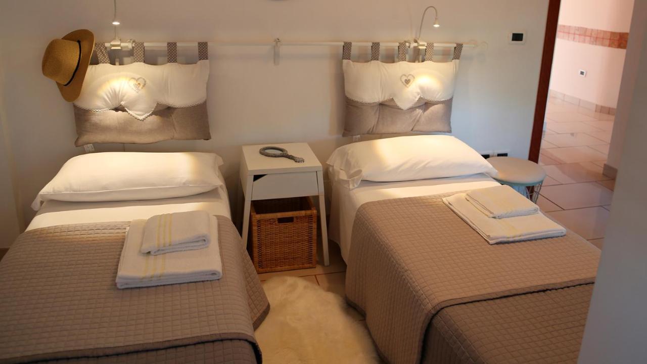 Soada Apartment Cappelle sul Tavo ภายนอก รูปภาพ