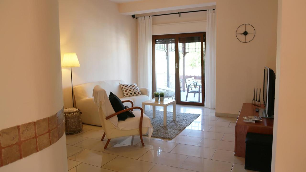Soada Apartment Cappelle sul Tavo ภายนอก รูปภาพ